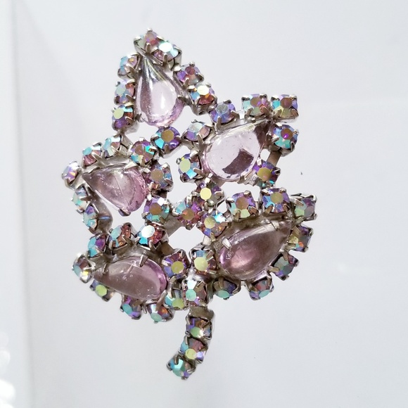 Jewelry - Alpha Kappa Alpha Ivy  Rhinestone Pin